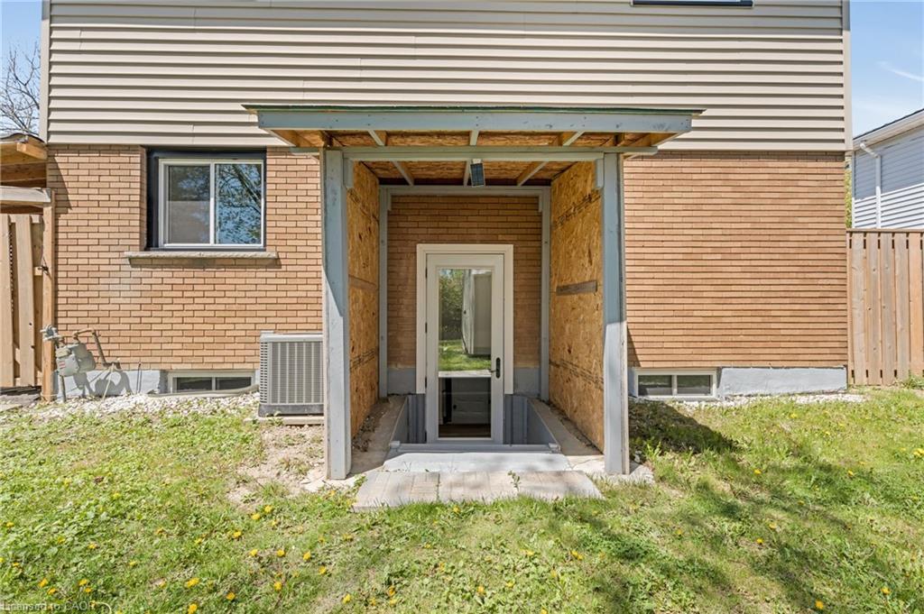 879 Upper Sherman Avenue, Hamilton, ON - Outdoor With Exterior