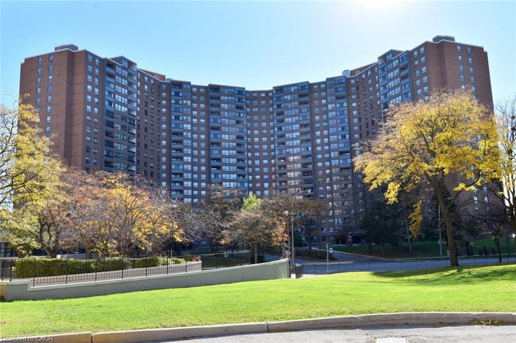 802-627 The West Mall Drive, Toronto, ON - Outdoor With Facade