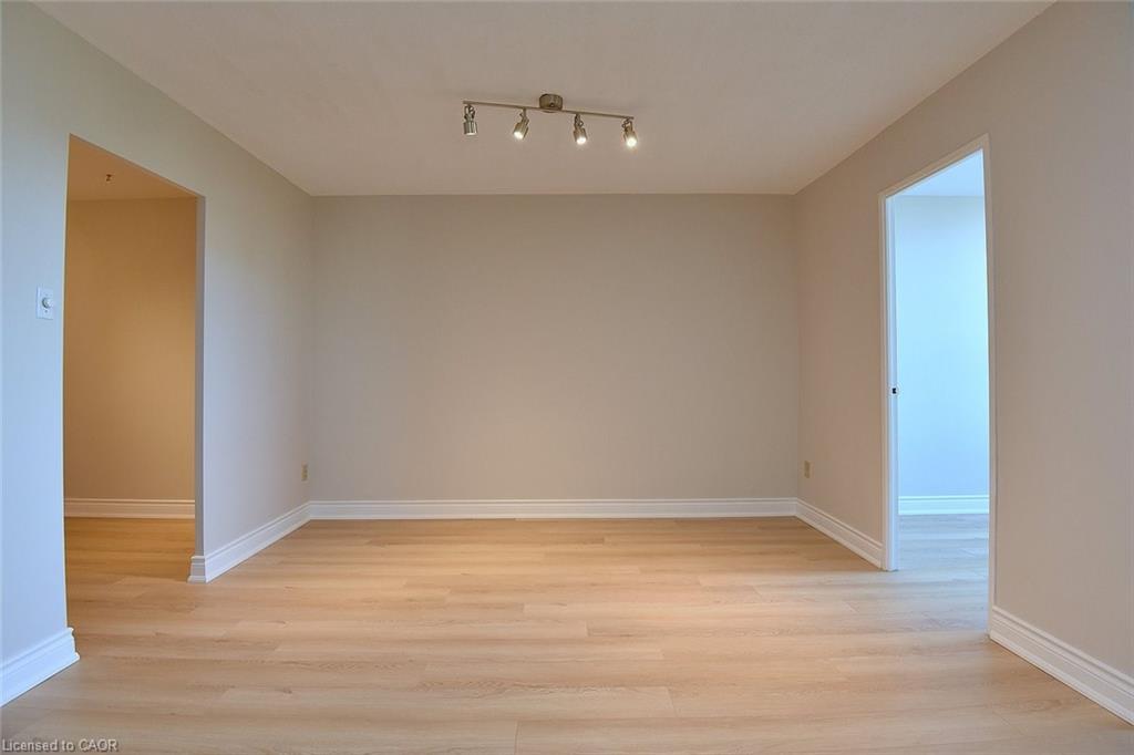 802-627 The West Mall Drive, Toronto, ON - Indoor Photo Showing Other Room