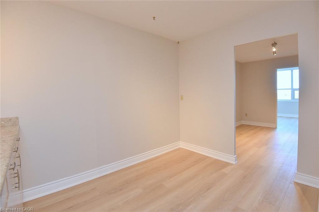 802-627 The West Mall Drive, Toronto, ON - Indoor Photo Showing Other Room