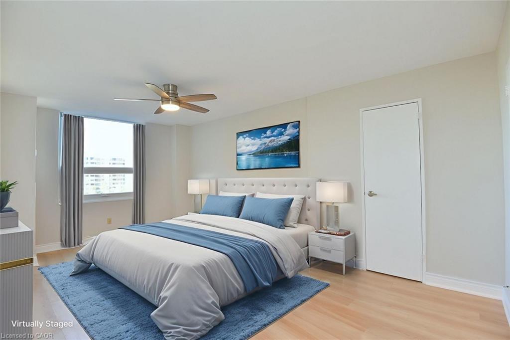 802-627 The West Mall Drive, Toronto, ON - Indoor Photo Showing Bedroom