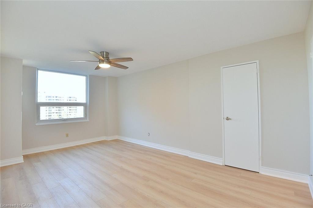 802-627 The West Mall Drive, Toronto, ON - Indoor Photo Showing Other Room