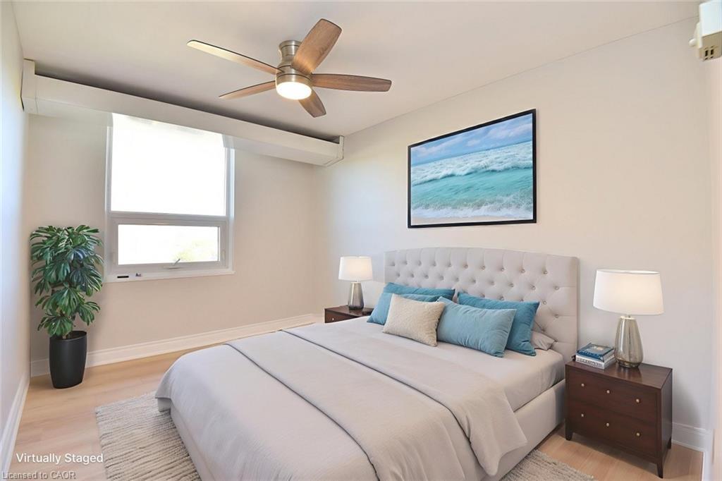 802-627 The West Mall Drive, Toronto, ON - Indoor Photo Showing Bedroom