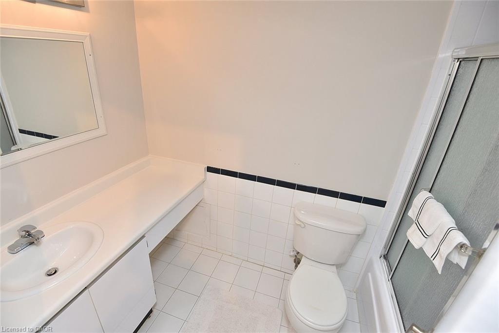 802-627 The West Mall Drive, Toronto, ON - Indoor Photo Showing Bathroom