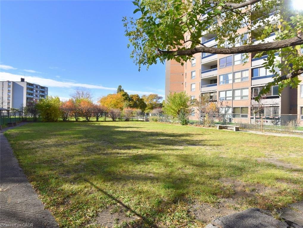 802-627 The West Mall Drive, Toronto, ON - Outdoor