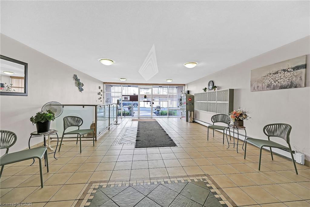 404-510 Queenston Road, Hamilton, ON - Indoor Photo Showing Other Room