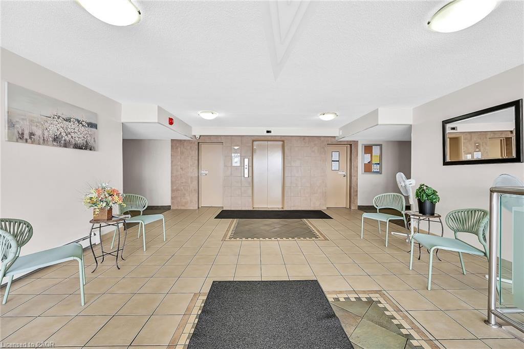 404-510 Queenston Road, Hamilton, ON - Indoor Photo Showing Other Room