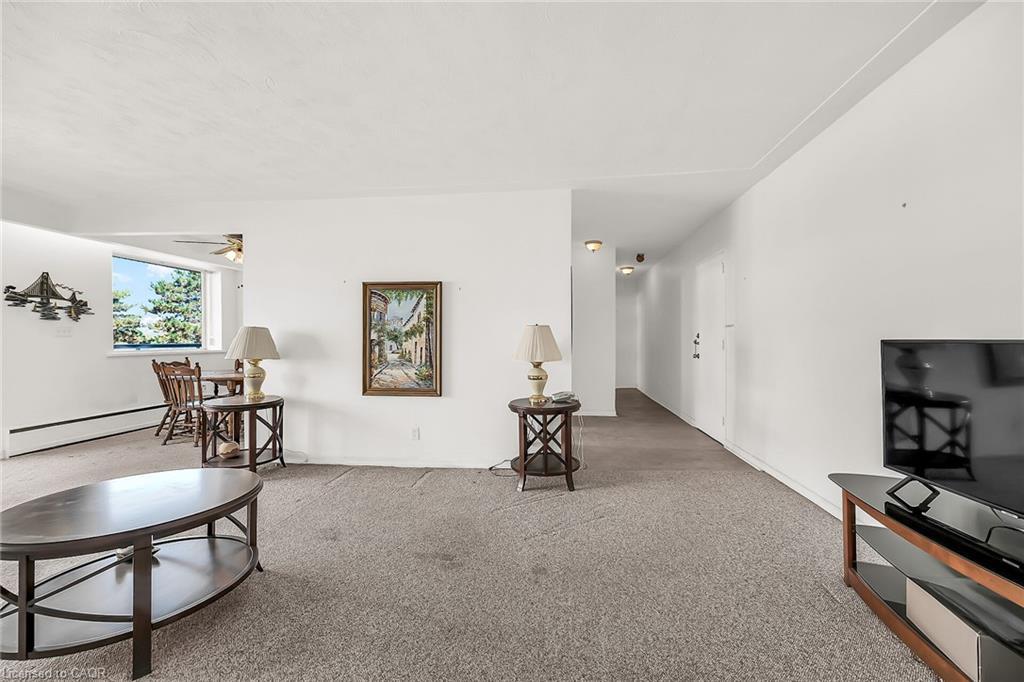 404-510 Queenston Road, Hamilton, ON - Indoor Photo Showing Other Room