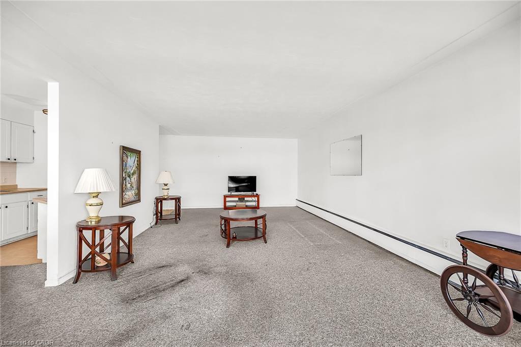 404-510 Queenston Road, Hamilton, ON - Indoor Photo Showing Other Room