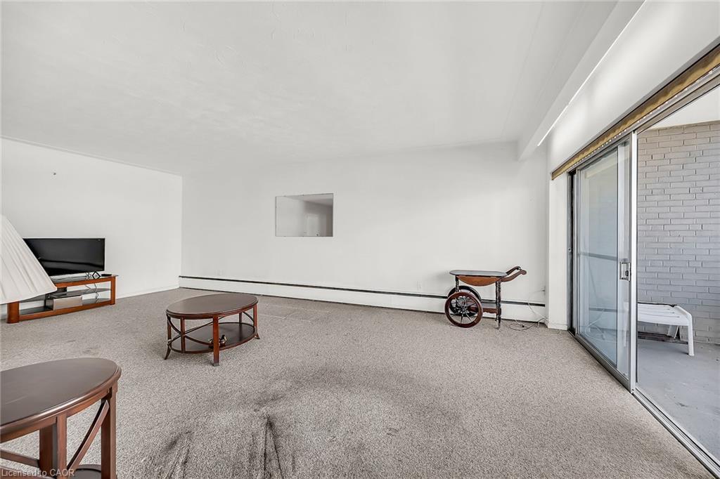 404-510 Queenston Road, Hamilton, ON - Indoor Photo Showing Other Room
