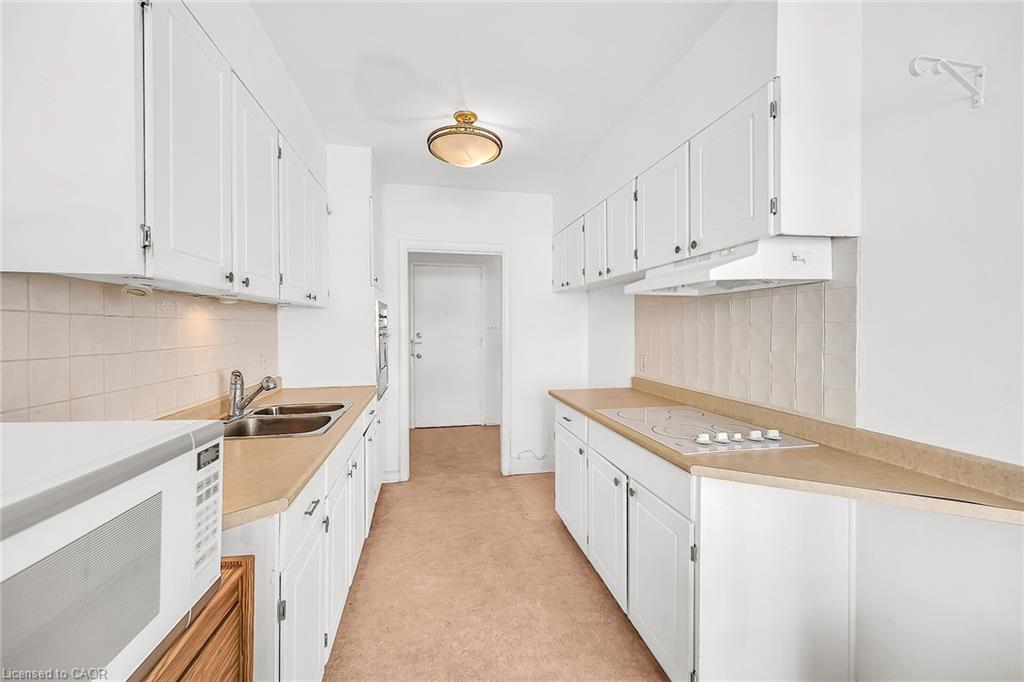 404-510 Queenston Road, Hamilton, ON - Indoor Photo Showing Kitchen With Double Sink