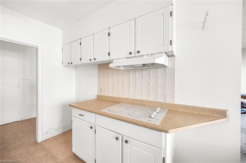 404-510 Queenston Road, Hamilton, ON - Indoor Photo Showing Kitchen