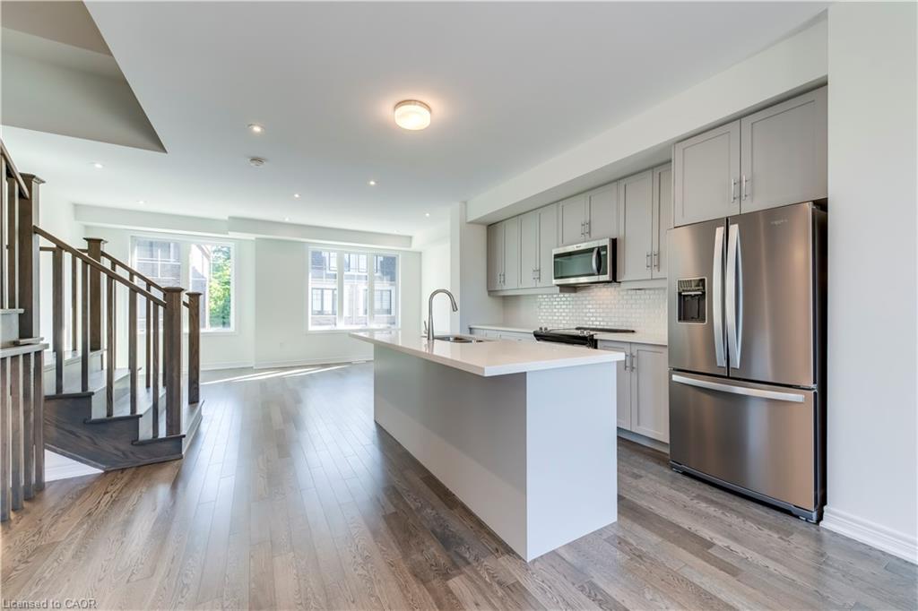 14 Folcroft Street, Brampton, ON - Indoor Photo Showing Kitchen With Upgraded Kitchen