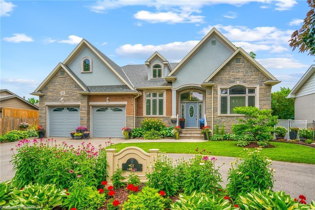 48 Casablanca Boulevard S, Grimsby, ON - Outdoor With Facade