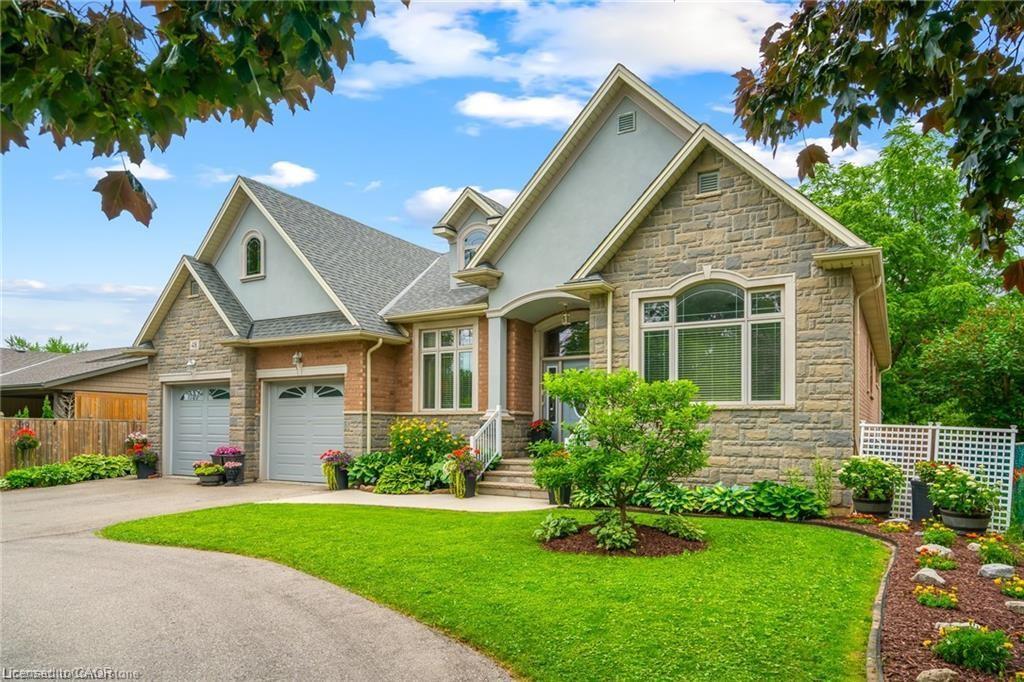 48 Casablanca Boulevard S, Grimsby, ON - Outdoor With Facade