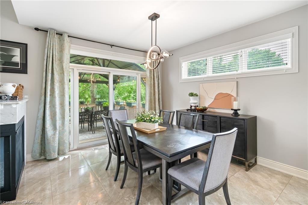 48 Casablanca Boulevard S, Grimsby, ON - Indoor Photo Showing Dining Room