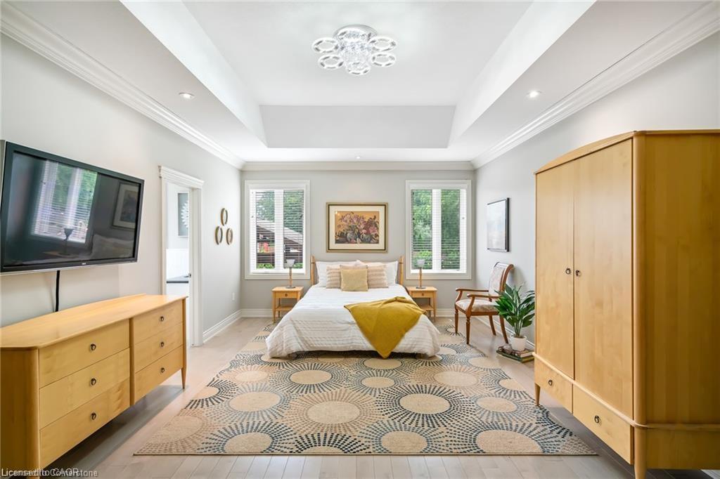 48 Casablanca Boulevard S, Grimsby, ON - Indoor Photo Showing Bedroom