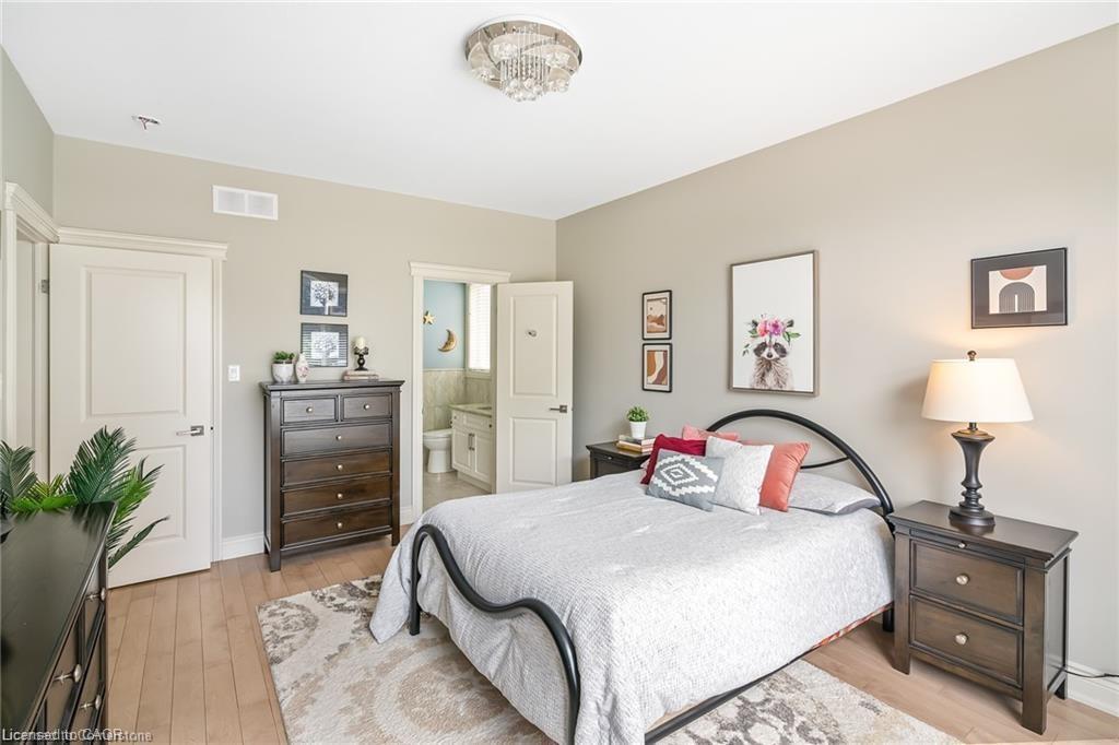 48 Casablanca Boulevard S, Grimsby, ON - Indoor Photo Showing Bedroom