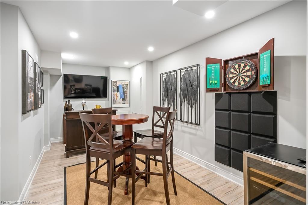 48 Casablanca Boulevard S, Grimsby, ON - Indoor Photo Showing Dining Room