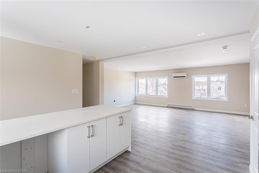 3-816 Concession Street, Hamilton, ON - Indoor