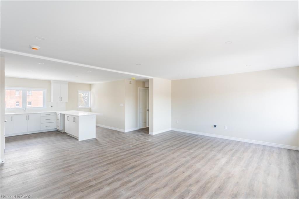 3-816 Concession Street, Hamilton, ON - Indoor Photo Showing Other Room