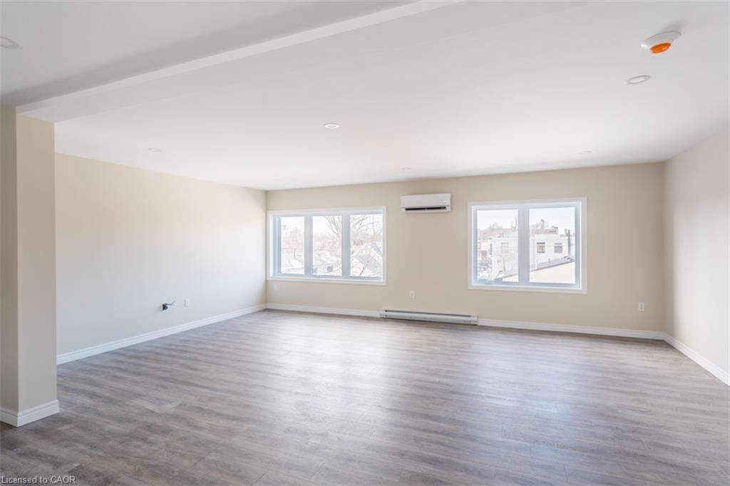 3-816 Concession Street, Hamilton, ON - Indoor Photo Showing Other Room