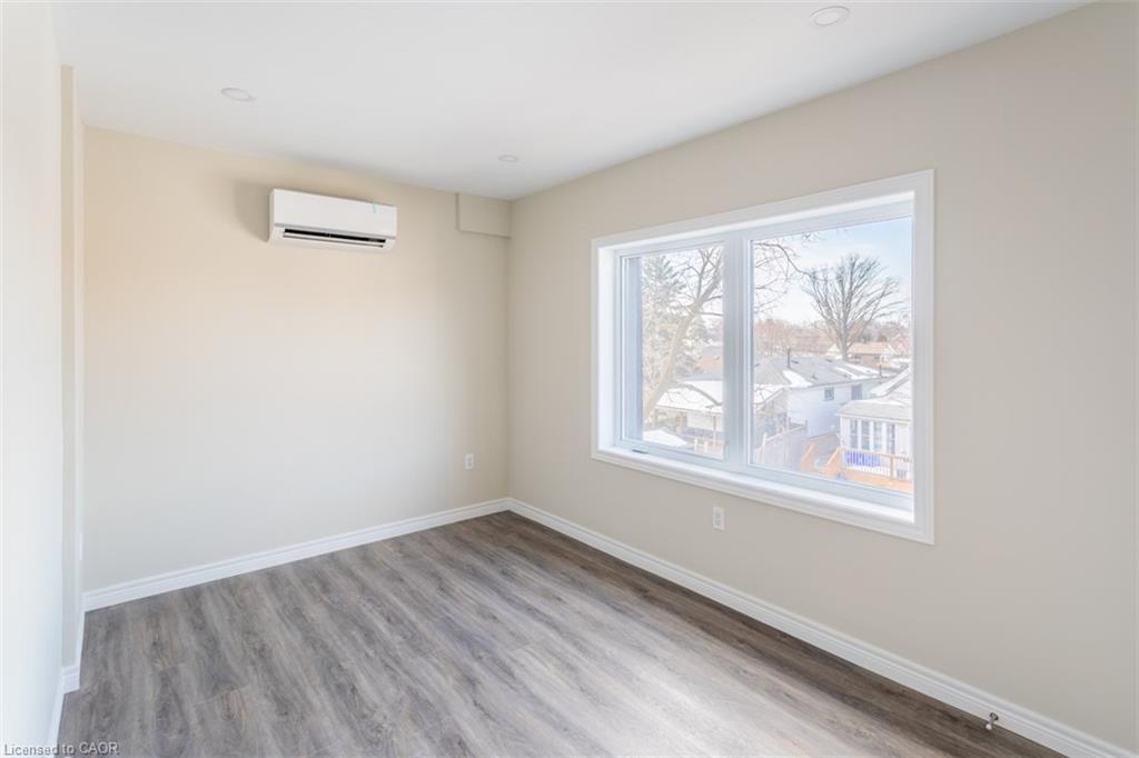 3-816 Concession Street, Hamilton, ON - Indoor Photo Showing Other Room