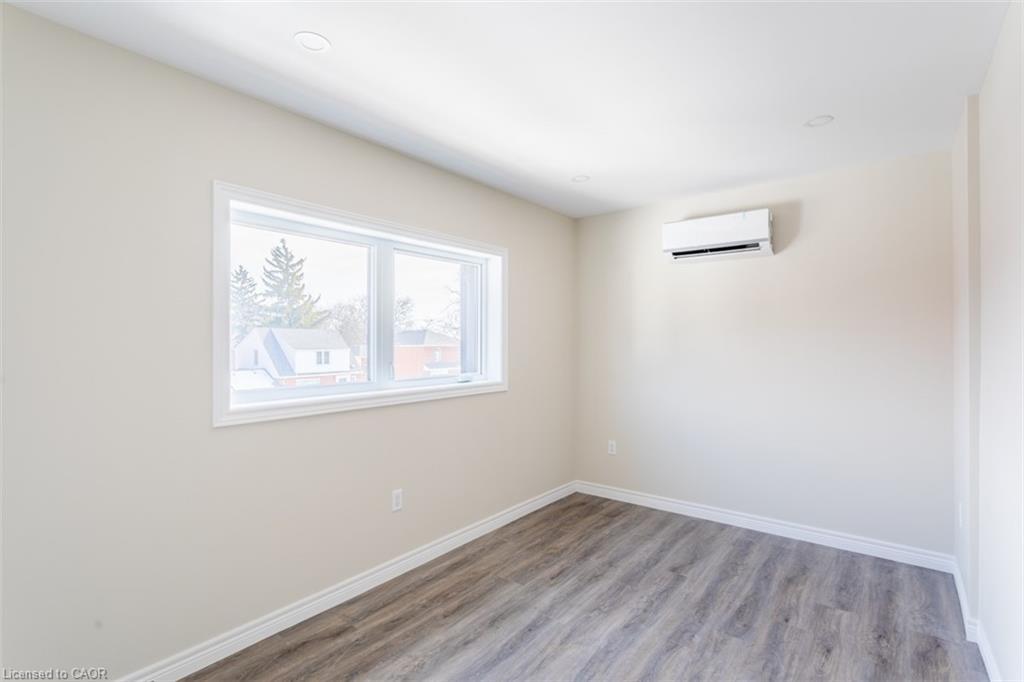 3-816 Concession Street, Hamilton, ON - Indoor Photo Showing Other Room