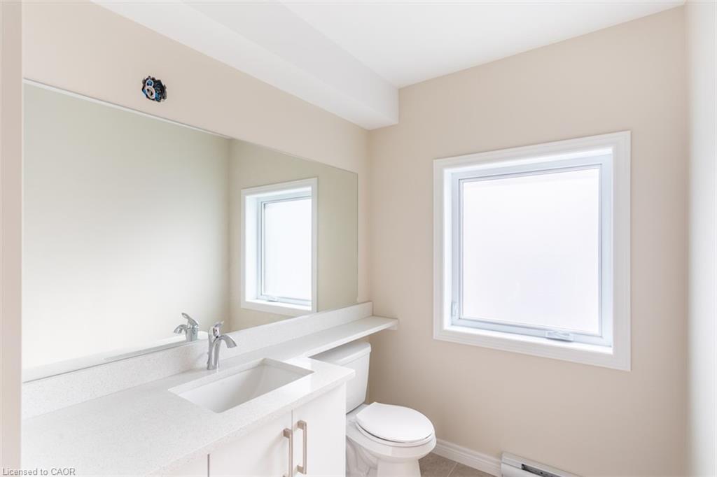 3-816 Concession Street, Hamilton, ON - Indoor Photo Showing Bathroom