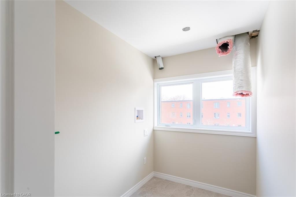 3-816 Concession Street, Hamilton, ON - Indoor Photo Showing Other Room