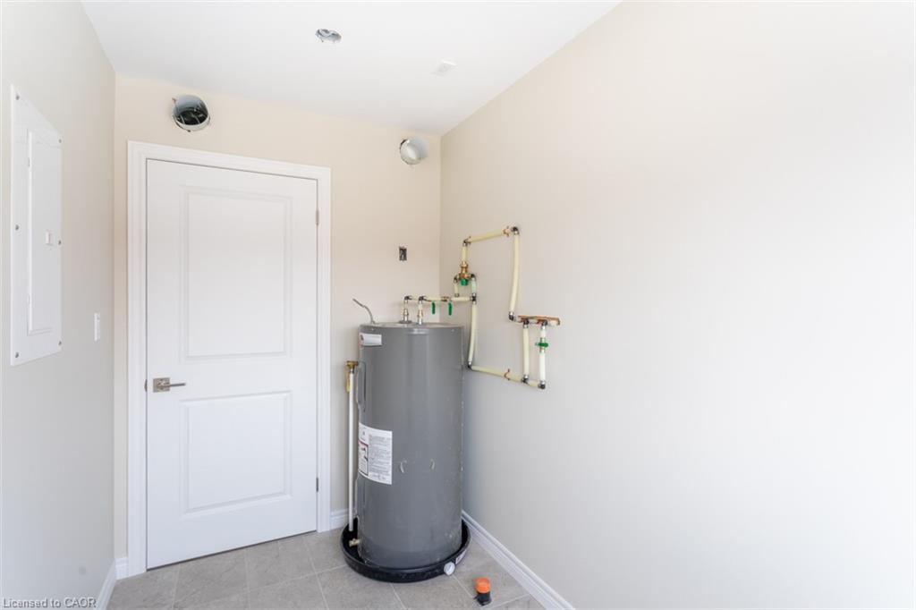 3-816 Concession Street, Hamilton, ON - Indoor Photo Showing Other Room