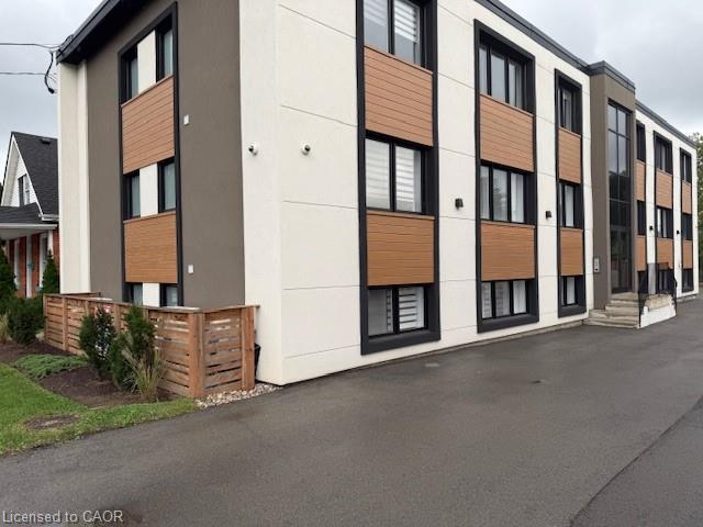 3-816 Concession Street, Hamilton, ON - Outdoor