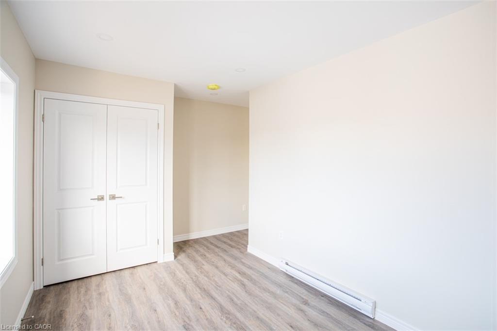 2-816 Concession Street, Hamilton, ON - Indoor Photo Showing Other Room