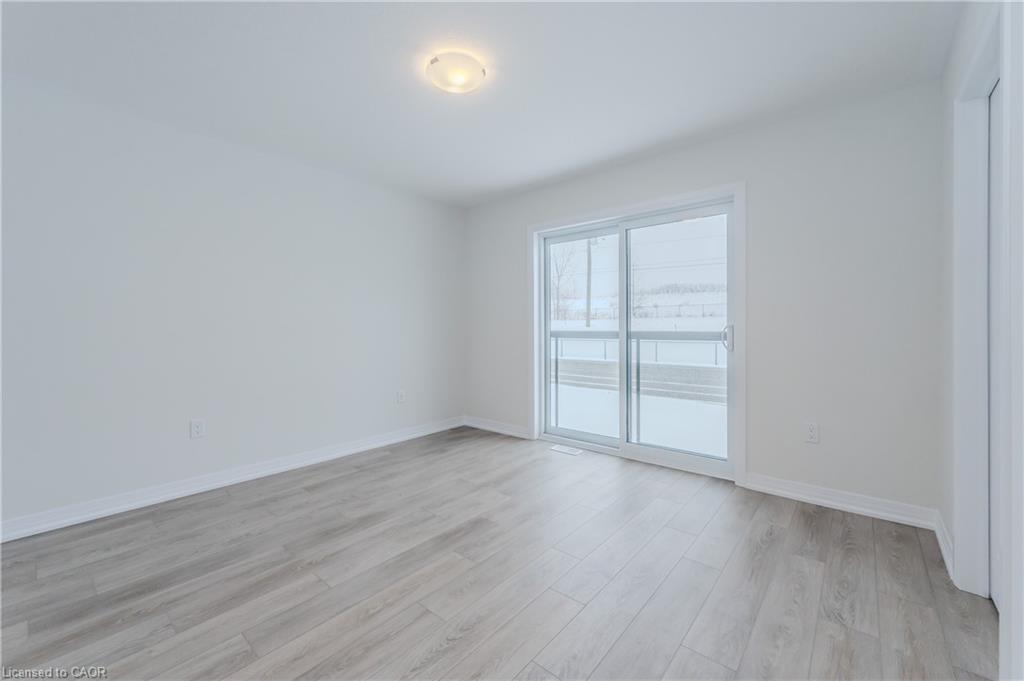 15 Urbane Boulevard, Kitchener, ON - Indoor Photo Showing Other Room