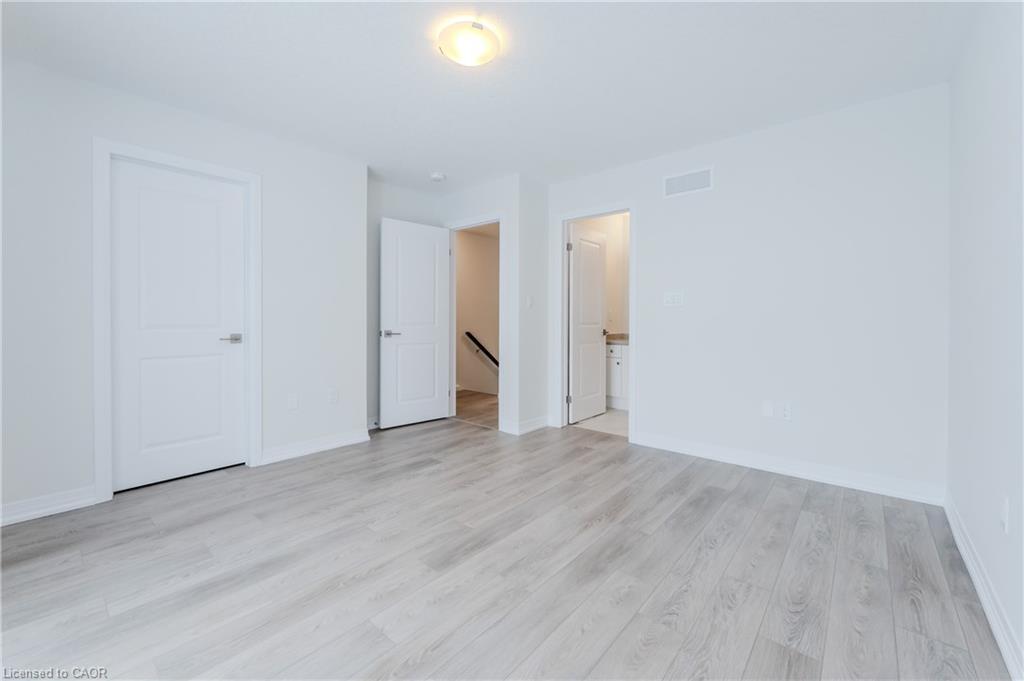15 Urbane Boulevard, Kitchener, ON - Indoor Photo Showing Other Room