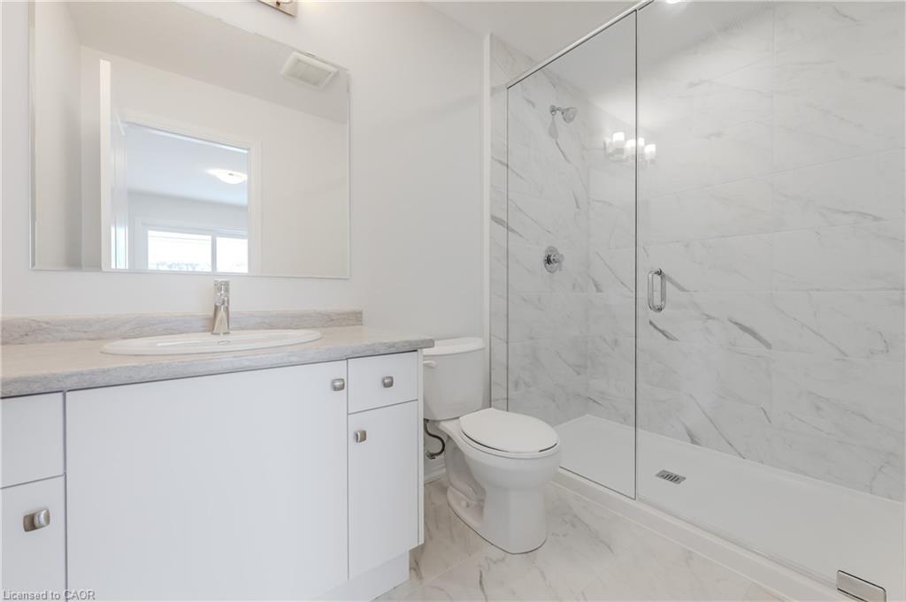 15 Urbane Boulevard, Kitchener, ON - Indoor Photo Showing Bathroom