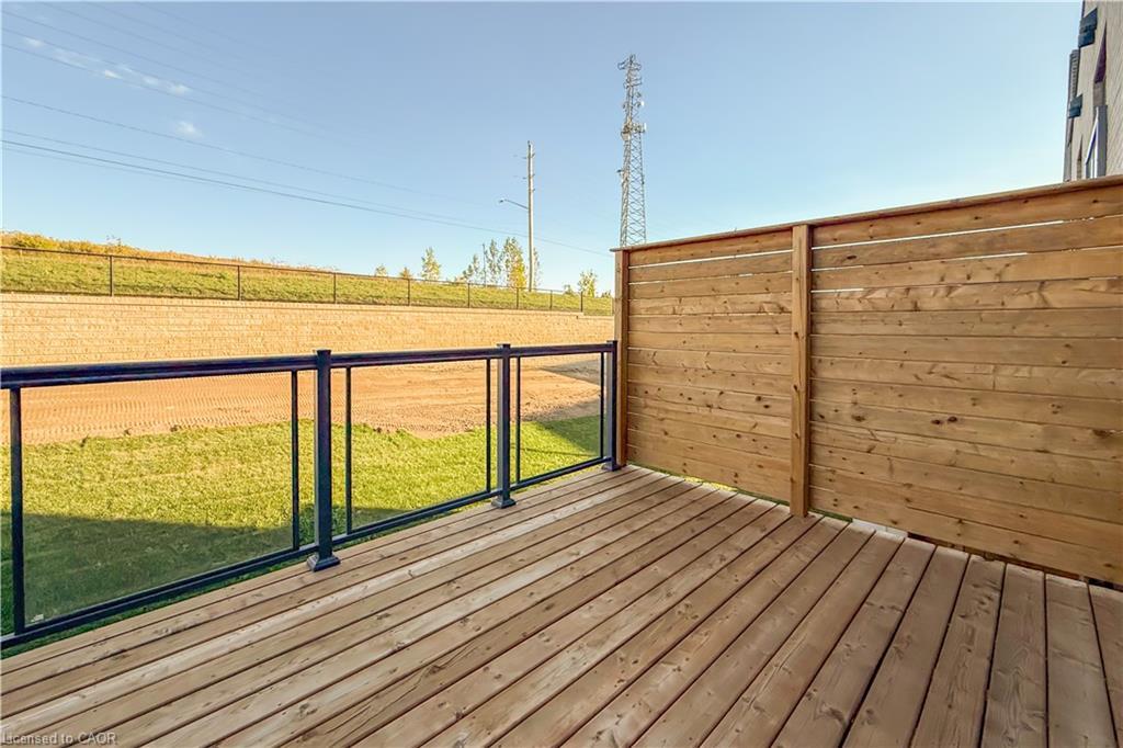 15 Urbane Boulevard, Kitchener, ON - Outdoor With Deck Patio Veranda