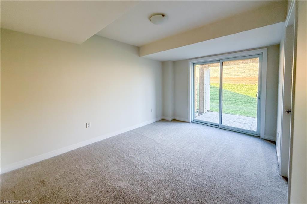 15 Urbane Boulevard, Kitchener, ON - Indoor Photo Showing Other Room