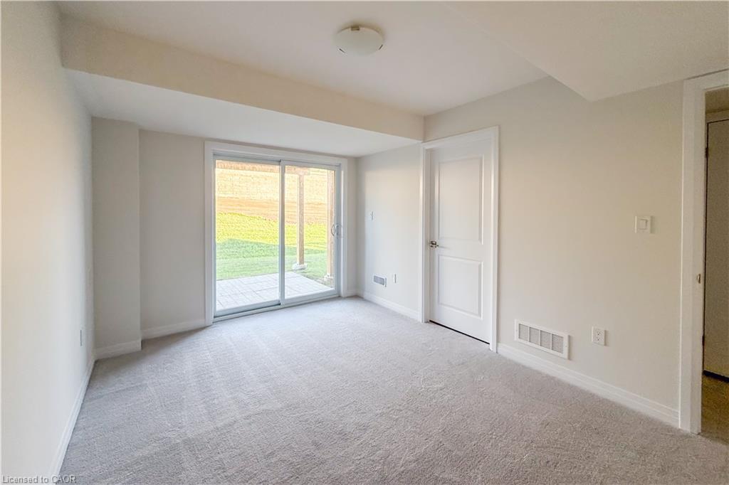 15 Urbane Boulevard, Kitchener, ON - Indoor Photo Showing Other Room
