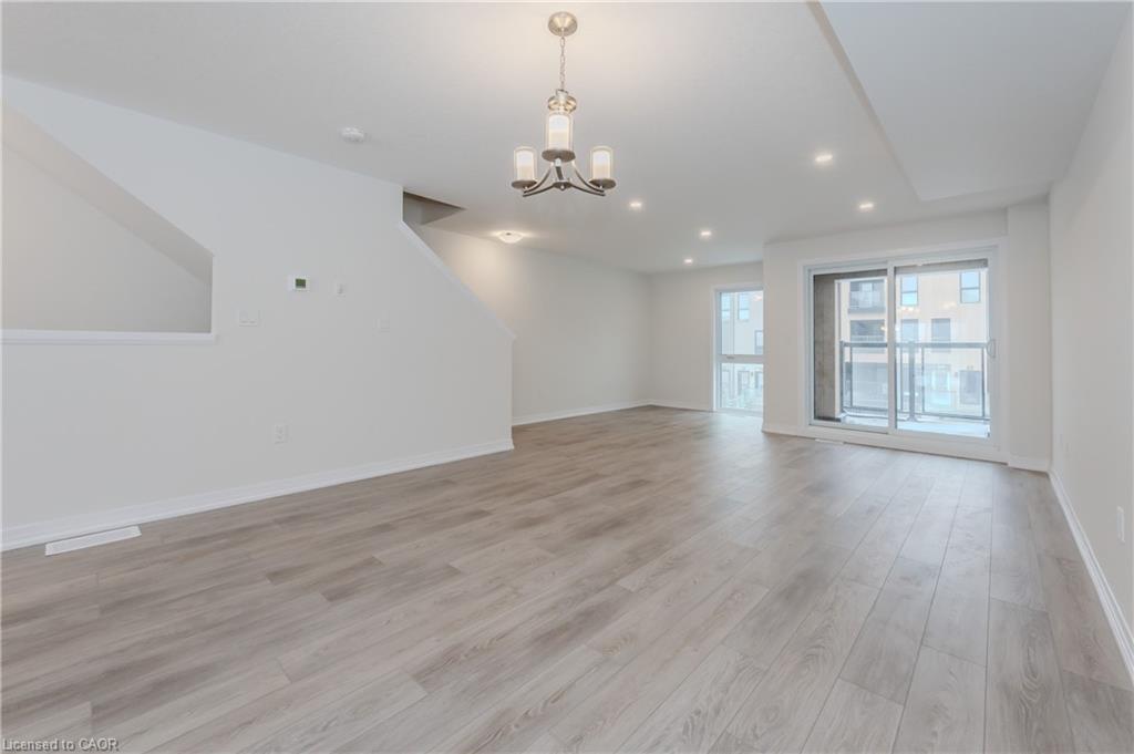 15 Urbane Boulevard, Kitchener, ON - Indoor Photo Showing Other Room