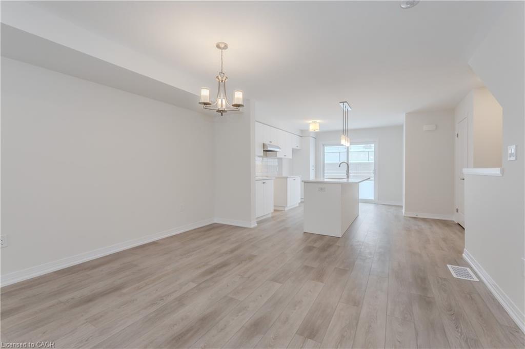 15 Urbane Boulevard, Kitchener, ON - Indoor