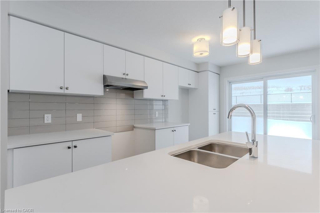 15 Urbane Boulevard, Kitchener, ON - Indoor Photo Showing Kitchen With Double Sink
