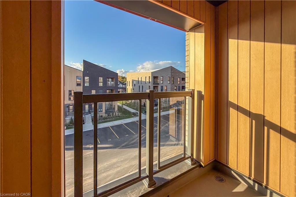 15 Urbane Boulevard, Kitchener, ON - Outdoor With Exterior