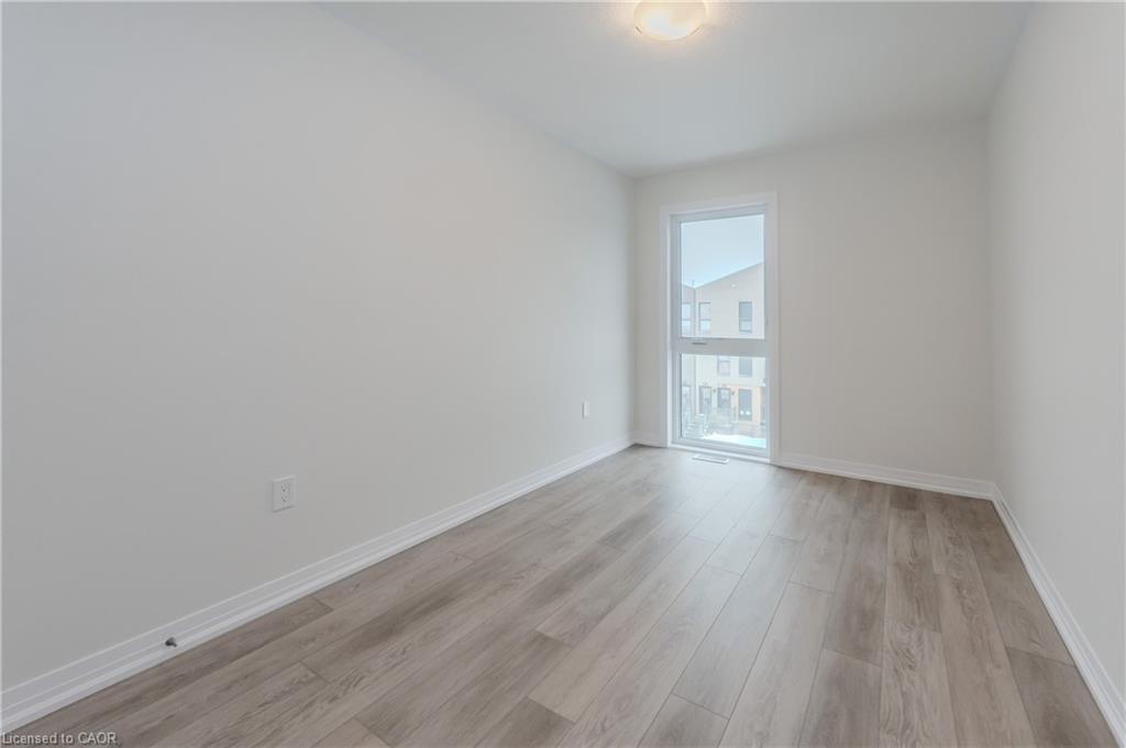 15 Urbane Boulevard, Kitchener, ON - Indoor Photo Showing Other Room