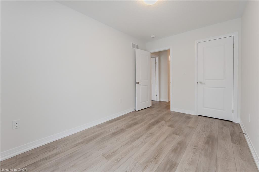 15 Urbane Boulevard, Kitchener, ON - Indoor Photo Showing Other Room