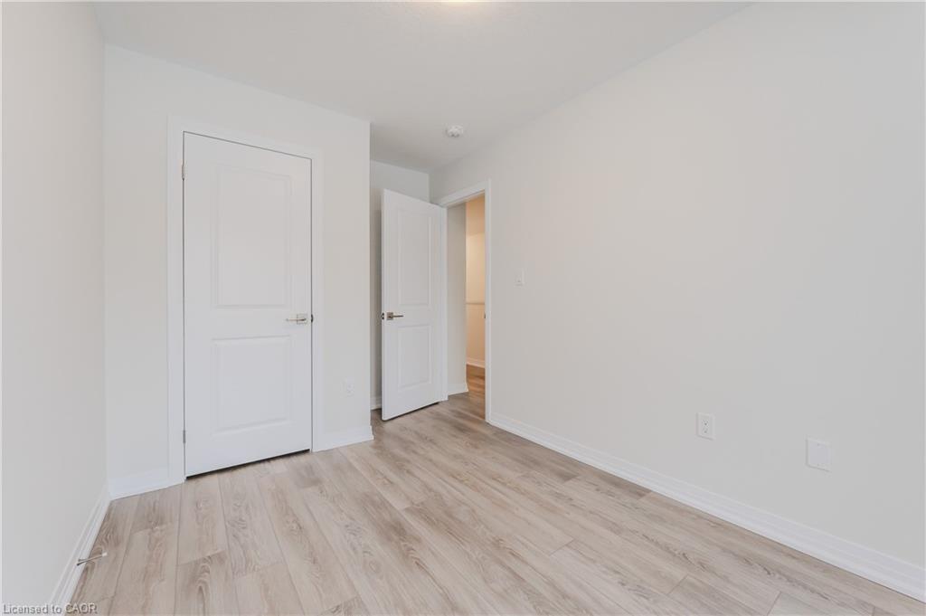 15 Urbane Boulevard, Kitchener, ON - Indoor Photo Showing Other Room