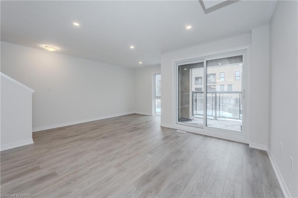 15 Urbane Boulevard, Kitchener, ON - Indoor Photo Showing Other Room