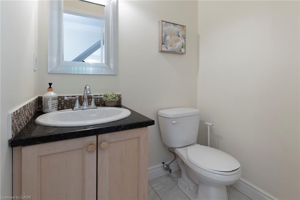 74-3333 New Street, Burlington, ON - Indoor Photo Showing Bathroom
