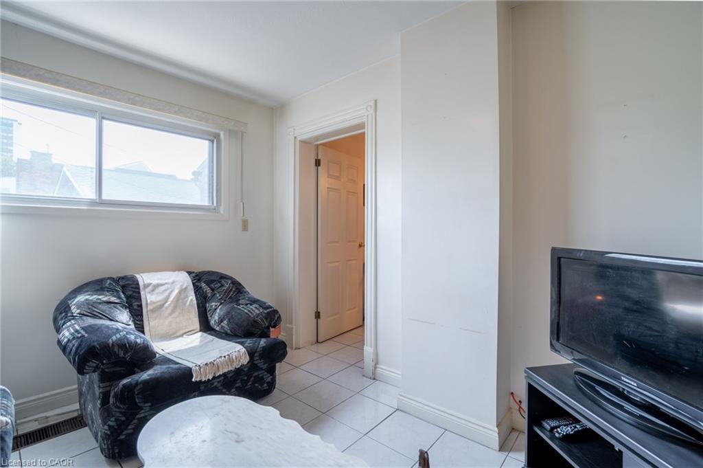 244 Hughson Street N, Hamilton, ON - Indoor