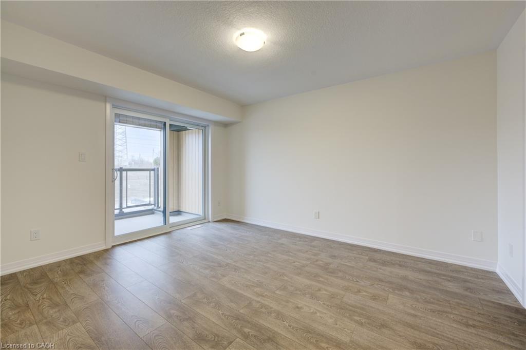 38 Urbane Boulevard, Kitchener, ON - Indoor Photo Showing Other Room